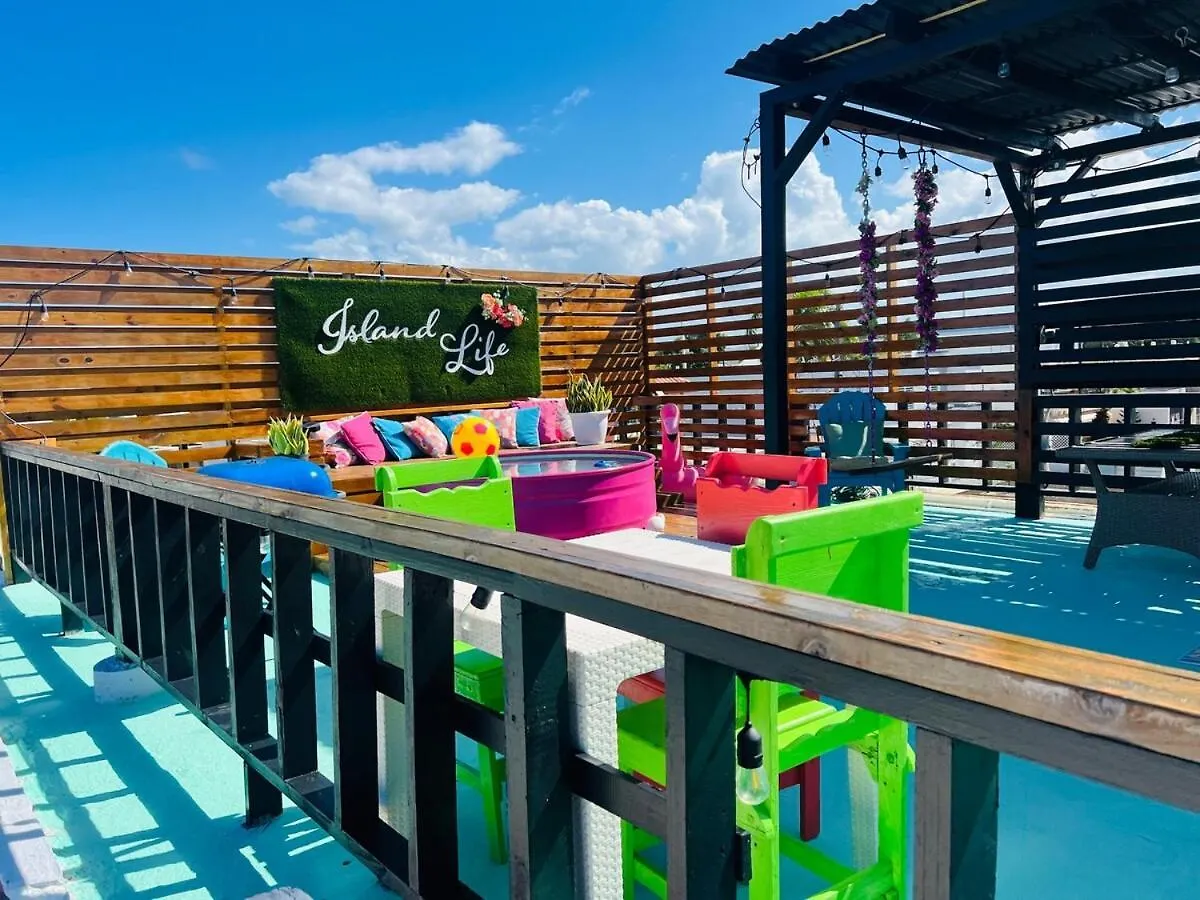 度假居 Isabela Beach House Rooftop Pool 7 Personas